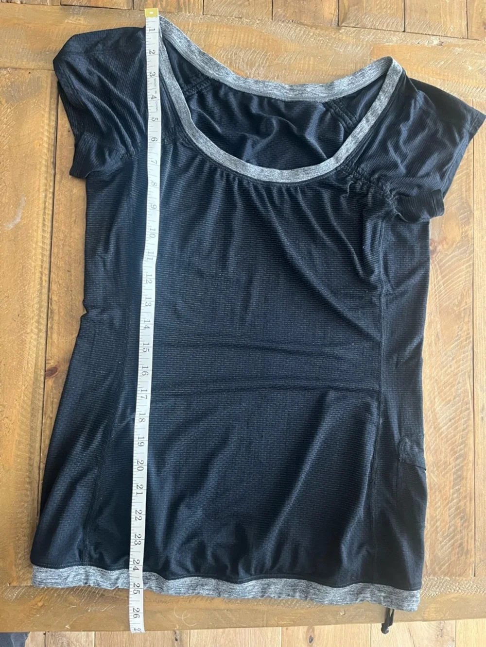 Lululemon Women’s Black Short-Sleeve Athletic Top with Heather Trim - Picture 5 of 6